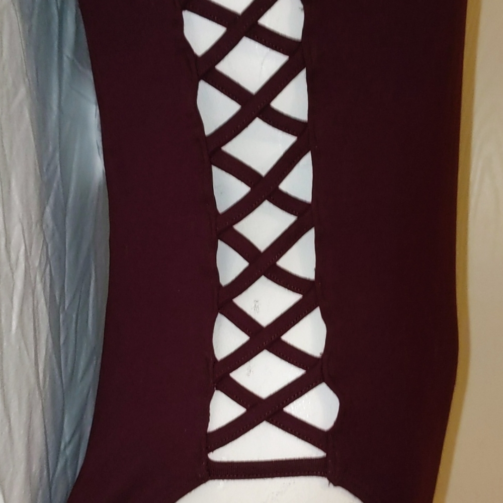 ✨5/$25✨ NWT Forever 21 cross side bodysuit - Picture 5 of 9